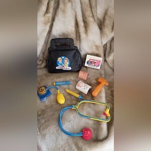Vtg 1980s Fisher-Price 10 pc set Doctor/Nurse's Bag, Great Condition